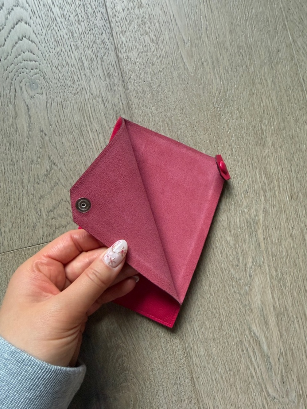 GUC hermes tarmac passport holder rose extreme with original box and ribbon - Picture 9 of 17